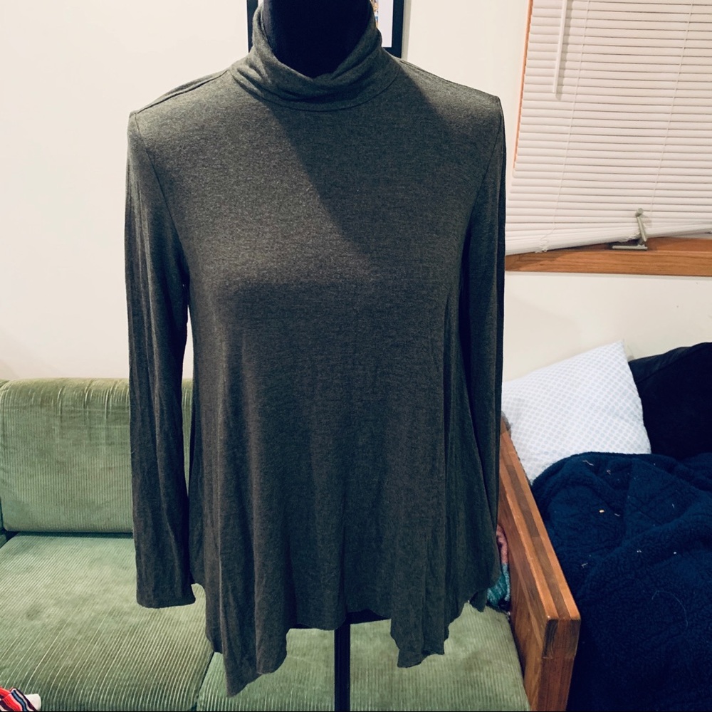 AMERICAN EAGLE SLOUCHY TURTLENECK!💫